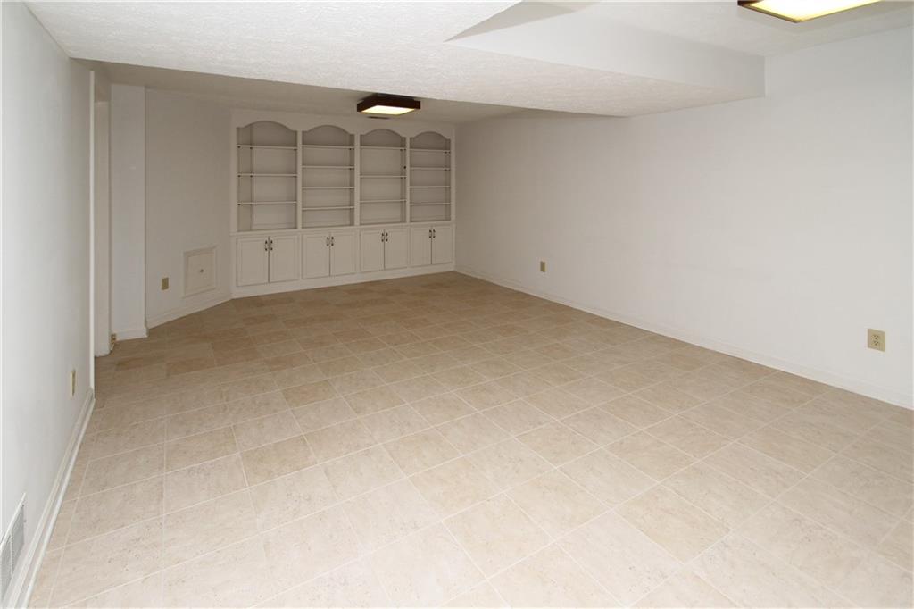 7422 Longleat Road Indianapolis, IN 46240 - Photo 16 of 20 Gallery Image 16