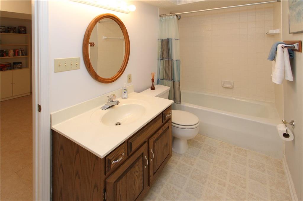 7422 Longleat Road Indianapolis, IN 46240 - Photo 18 of 20 Gallery Image 18