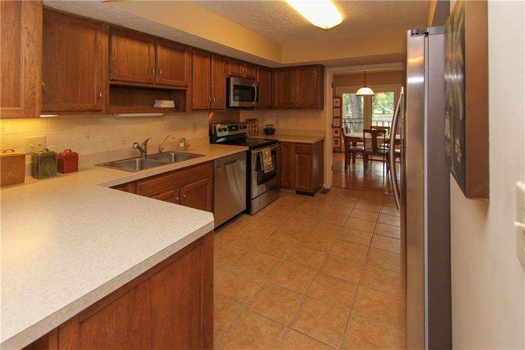 7422 Longleat Road Indianapolis, IN 46240 - Photo 5 of 20 Gallery Image 5
