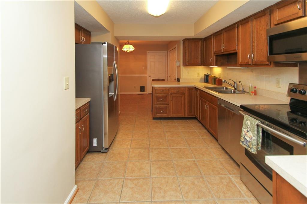 7422 Longleat Road Indianapolis, IN 46240 - Photo 6 of 20 Gallery Image 6