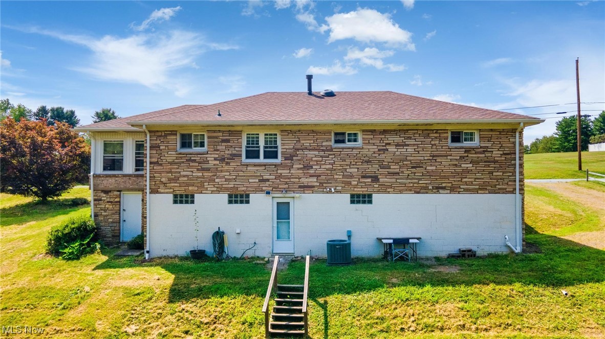 1463 Hall's Road Colliers, WV 26035 - Photo 7 of 45