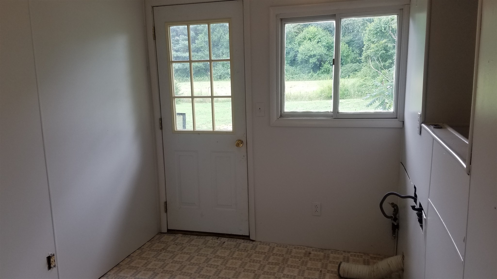 13577 1st Road Lakeville, IN 46536 - Photo 12 of 14 Gallery Image 12