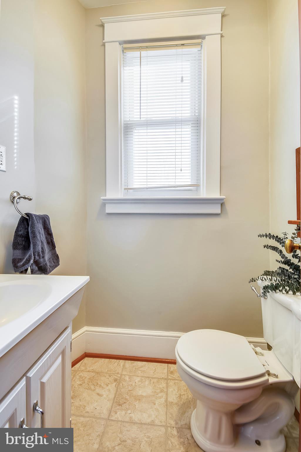 5616 Mountville Road Adamstown, MD 21710 - Photo 19 of 62 Renovated powder room