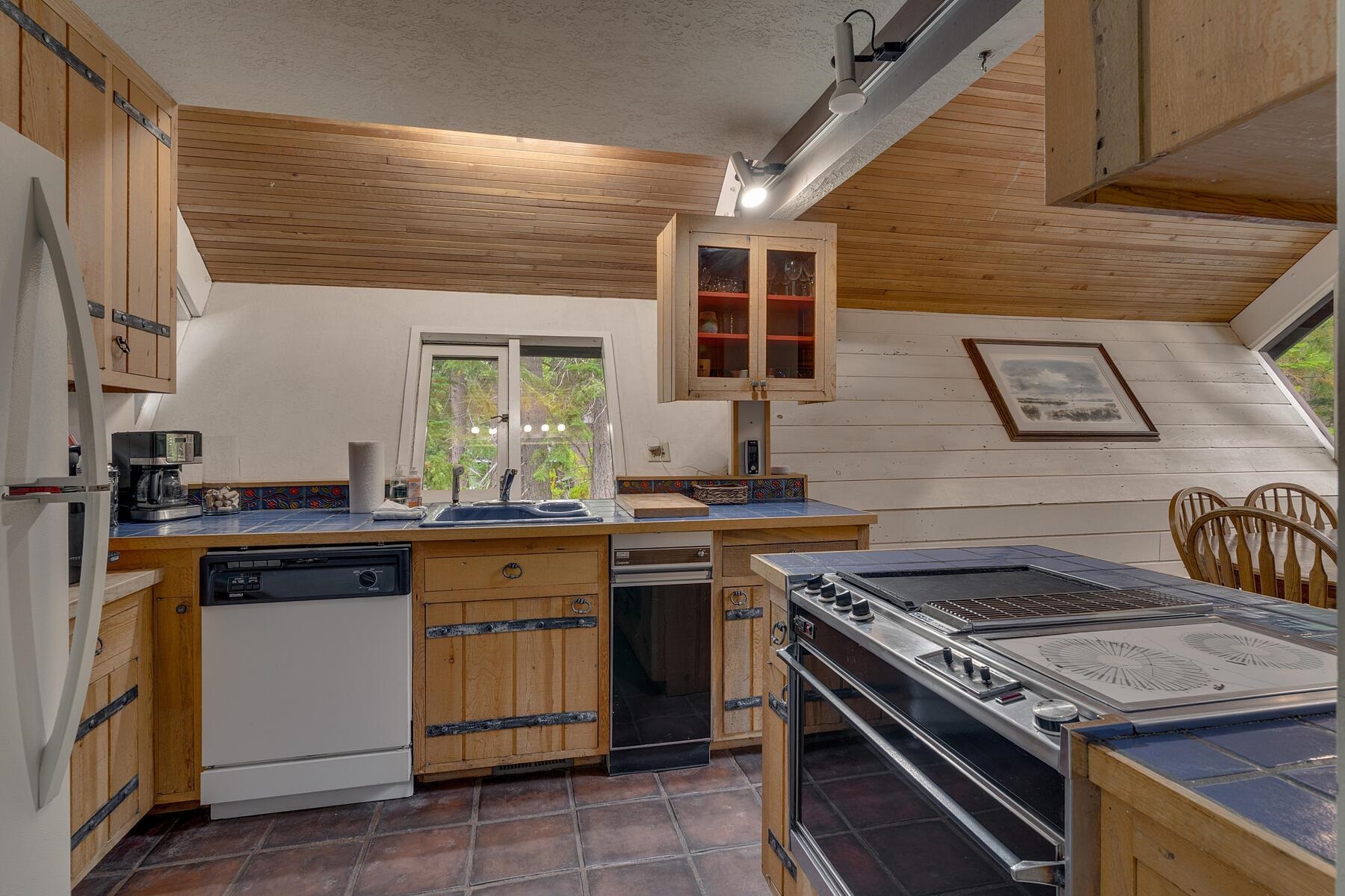 295 Snowbird Loop Homewood, CA 96141 - Photo 10 of 28