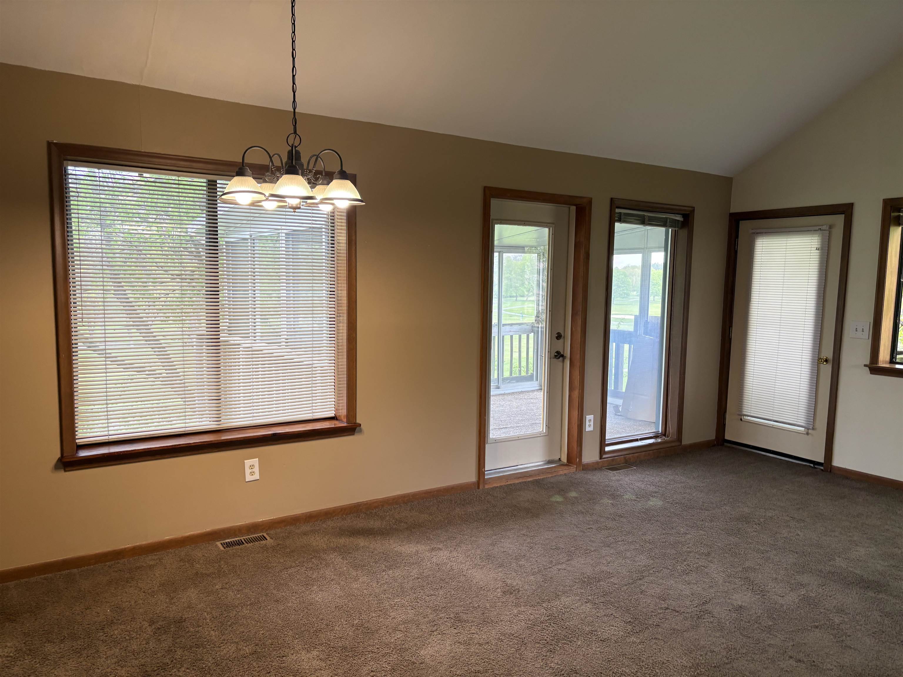 1388 Flushing Road Flushing, MI 48433 - Photo 5 of 18