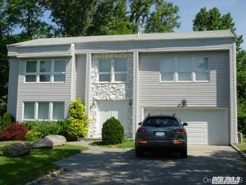 80 I U Willets Road North Hills, NY 11576 - Photo 1 of 1
