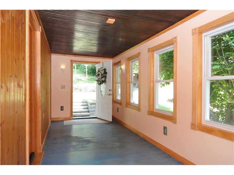 1033 Monaca Rd (stobo St) Monaca, PA 15061 - Photo 4 of 21 Sunroom.