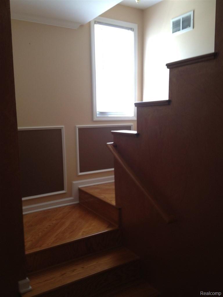 5107 East 11 Mile Road Warren, MI 48092 - Photo 8 of 23 IMG_0429.JPG