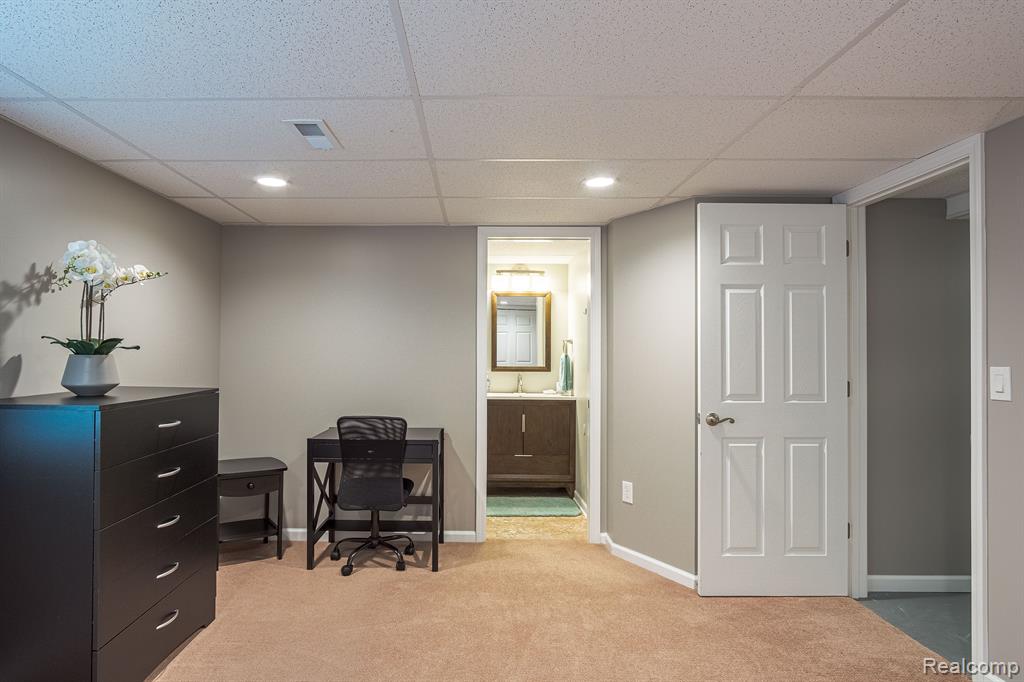 2125 Lagoon Drive Rochester Hills, MI 48309 - Photo 56 of 59