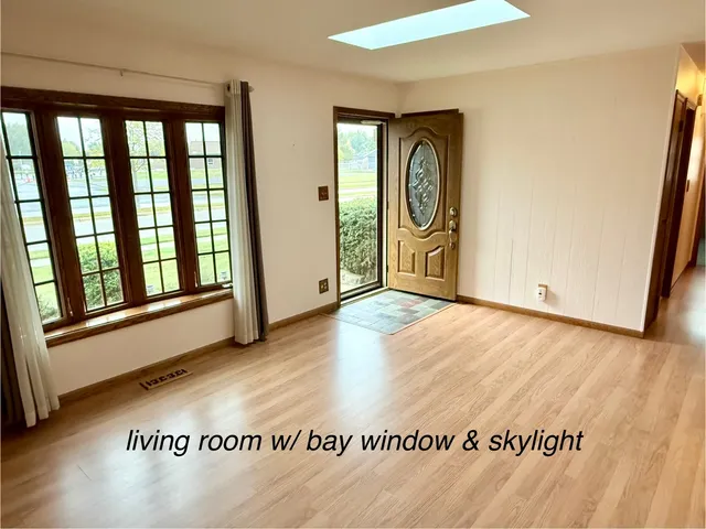 $329,000 | 803 East Streamwood Boulevard, Streamwood, IL 60107