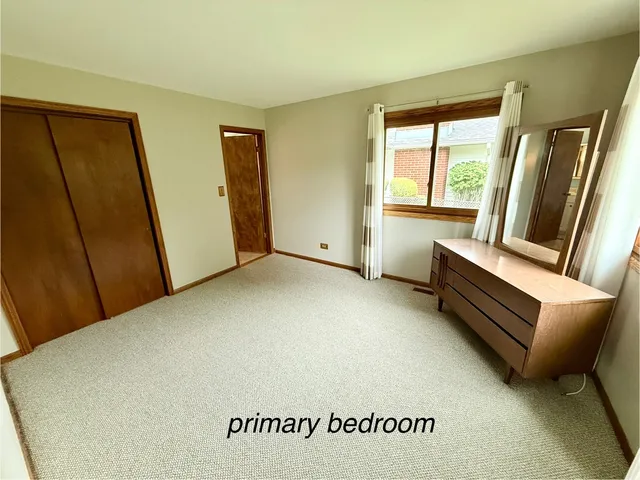 $329,000 | 803 East Streamwood Boulevard, Streamwood, IL 60107