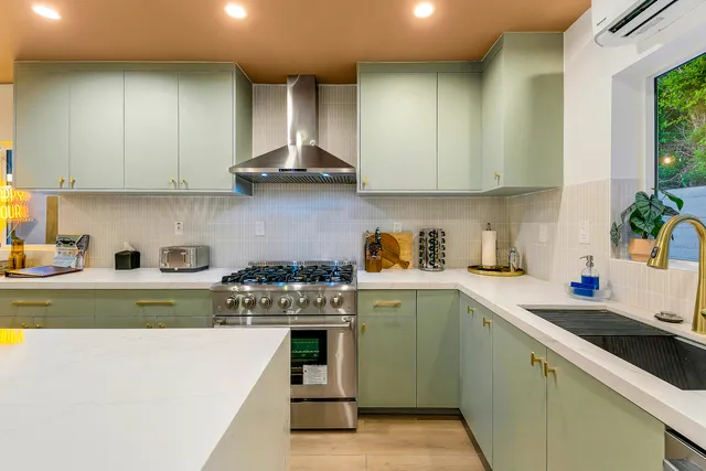 a view of an outdoor space