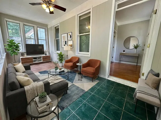 $246,000 | 50 Sheridan Street, Elgin, IL 60123