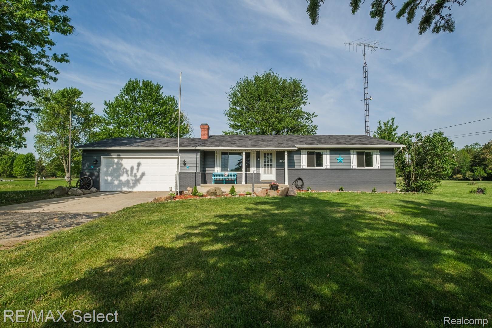 2095 North Morrish Road Flushing, MI 48433 - Photo 1 of 26 DSCF6852-HDR.jpg