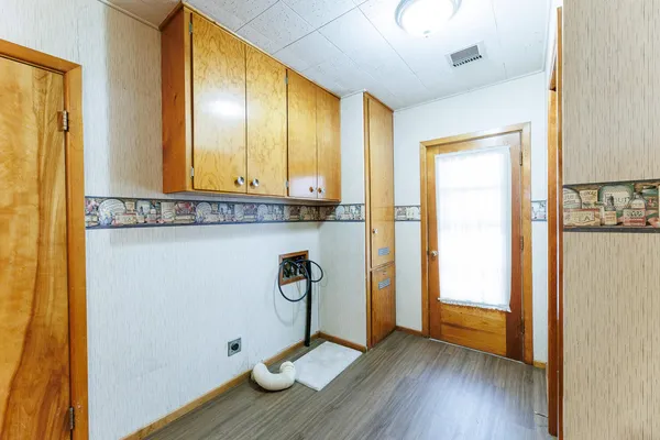 a view of a walk in closet