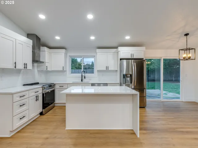 $579,999 | 12611 Northeast 44th Street, Vancouver, WA 98682