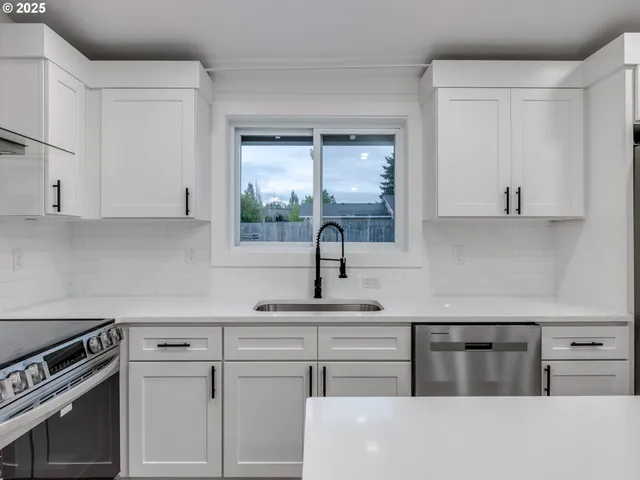 $579,999 | 12611 Northeast 44th Street, Vancouver, WA 98682