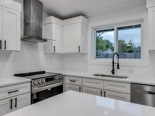 $579,999 | 12611 Northeast 44th Street, Vancouver, WA 98682