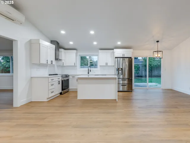 $579,999 | 12611 Northeast 44th Street, Vancouver, WA 98682