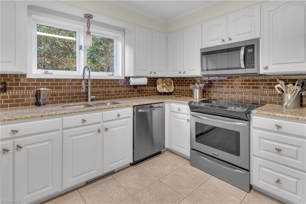 281 Cross Key Road Reidsville, NC 27320 - Photo 9 of 42 Gallery Image 9