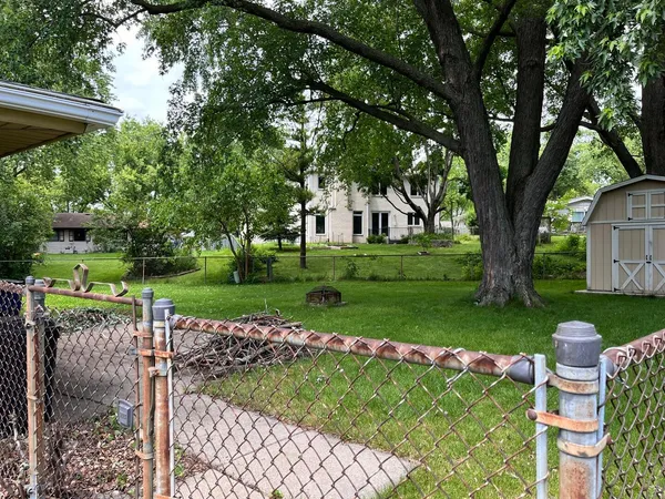 $2,750 | 236 Wellesley Court, Schaumburg, IL 60193