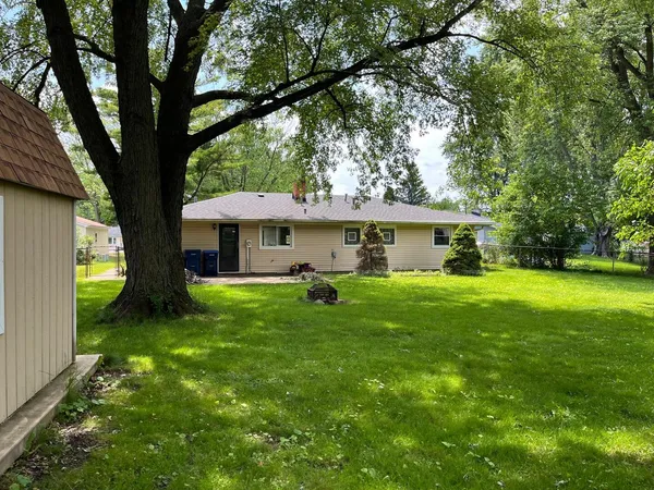 $2,750 | 236 Wellesley Court, Schaumburg, IL 60193