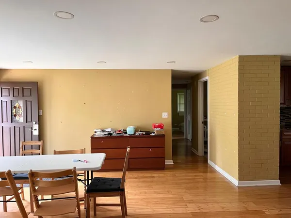 $2,750 | 236 Wellesley Court, Schaumburg, IL 60193