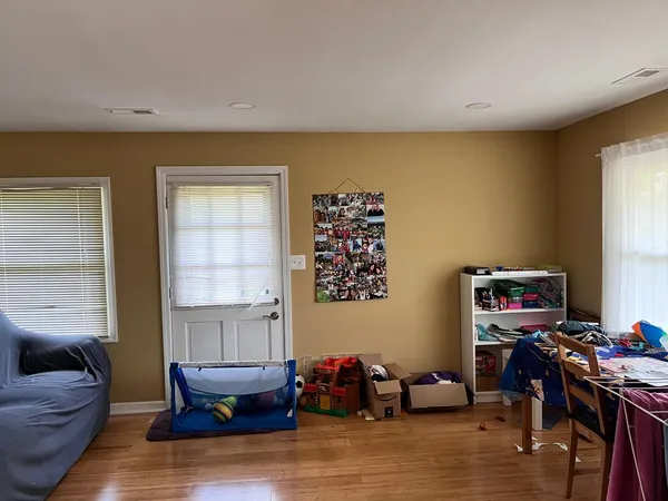 $2,750 | 236 Wellesley Court, Schaumburg, IL 60193