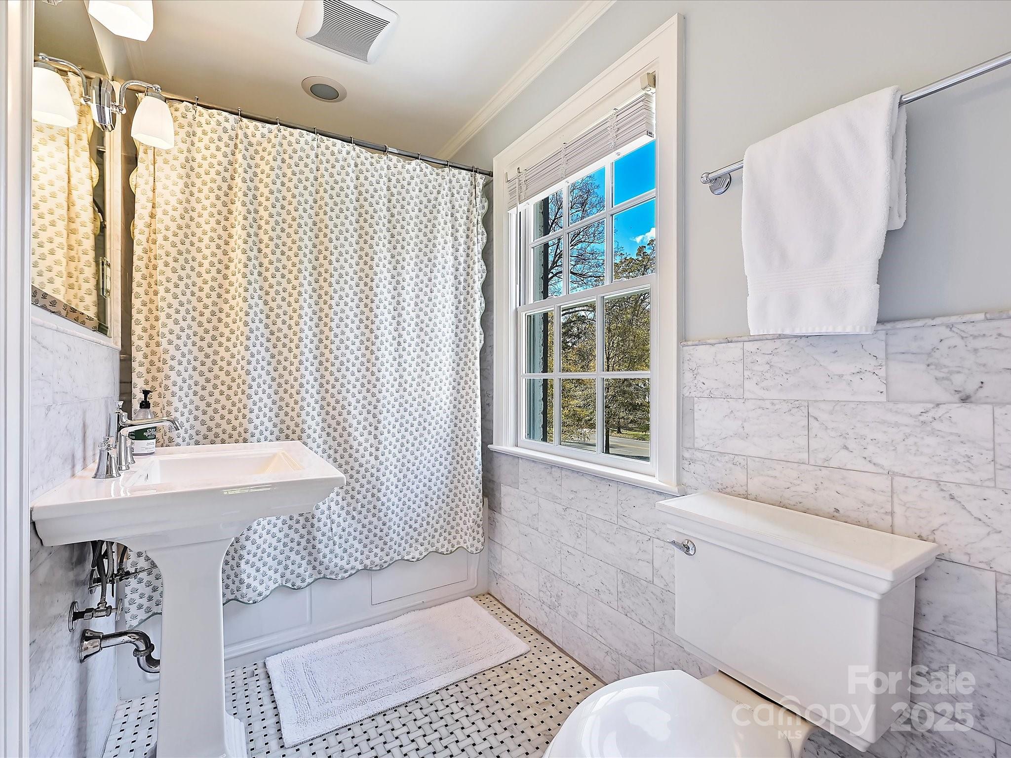 2021 South Wendover Road Charlotte, NC 28211 - Photo 27 of 41 Gallery Image 27