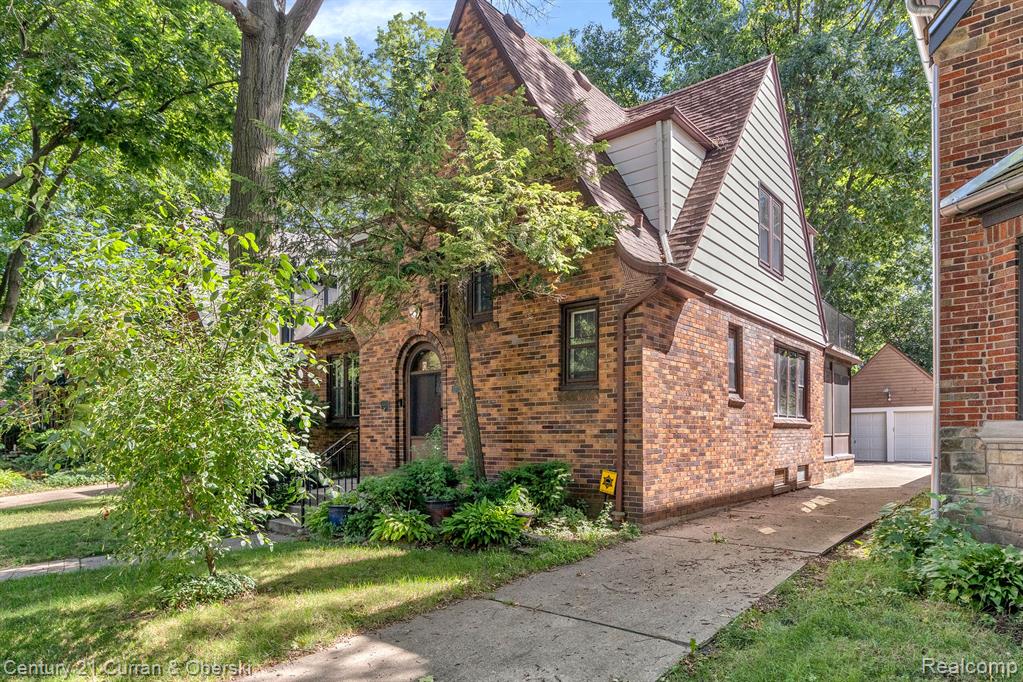 20436 Briarcliff Road Detroit, MI 48221 - Photo 2 of 40