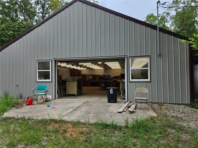 $500,000 | 918 120th Street, Redfield, KS 66769