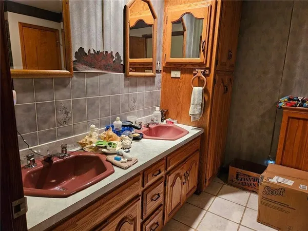 $500,000 | 918 120th Street, Redfield, KS 66769