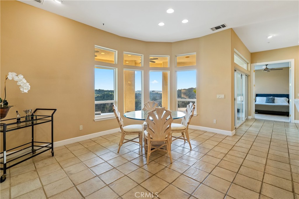 4342 Shadow Canyon Road Templeton, CA 93465 - Photo 36 of 72 A spacious and casual dining nook, designed for easy, everyday meals