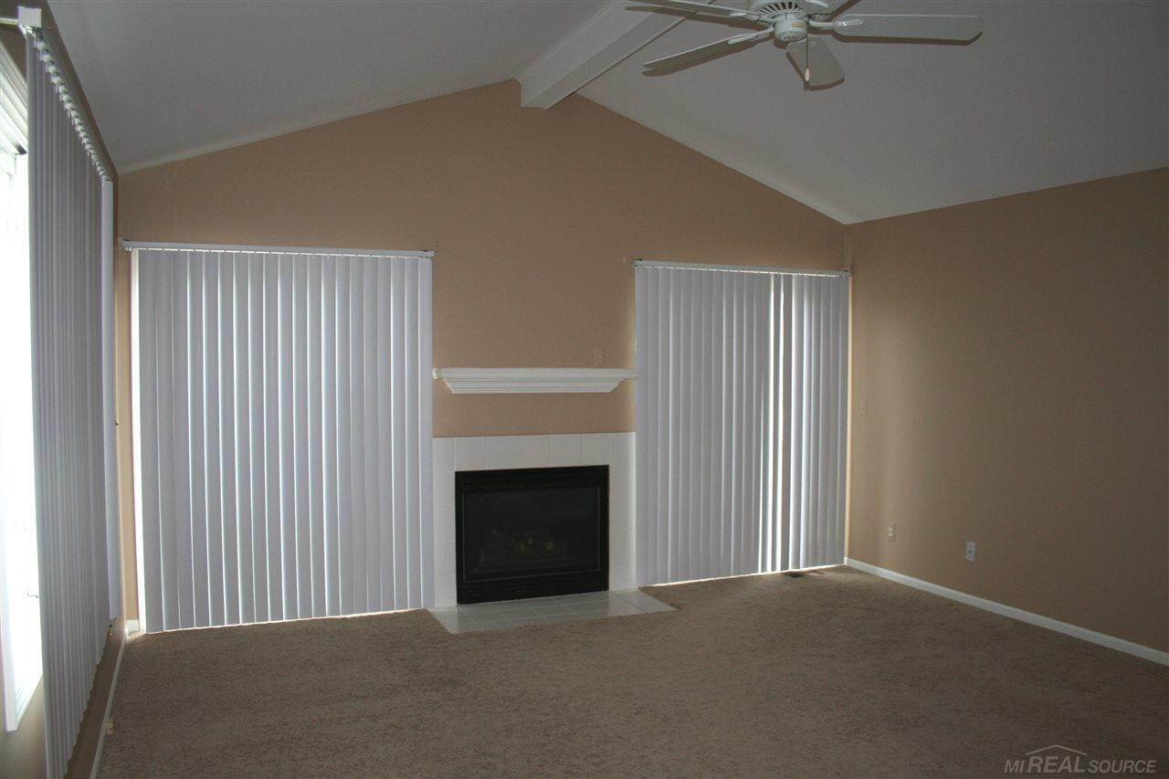 16969 Country Ridge Lane Macomb, MI 48044 - Photo 6 of 38 31275306-5.JPG