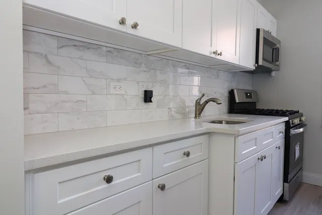 a picture of a wall with a white wall and a white wall