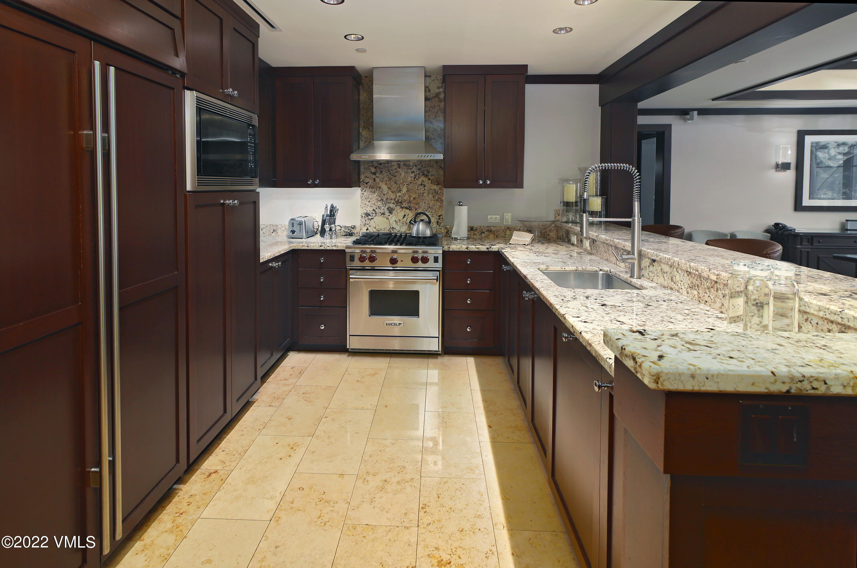 1 Vail Road, Unit 8101A Vail, CO 81657 - Photo 9 of 17 four_seasons_8101_kitchen