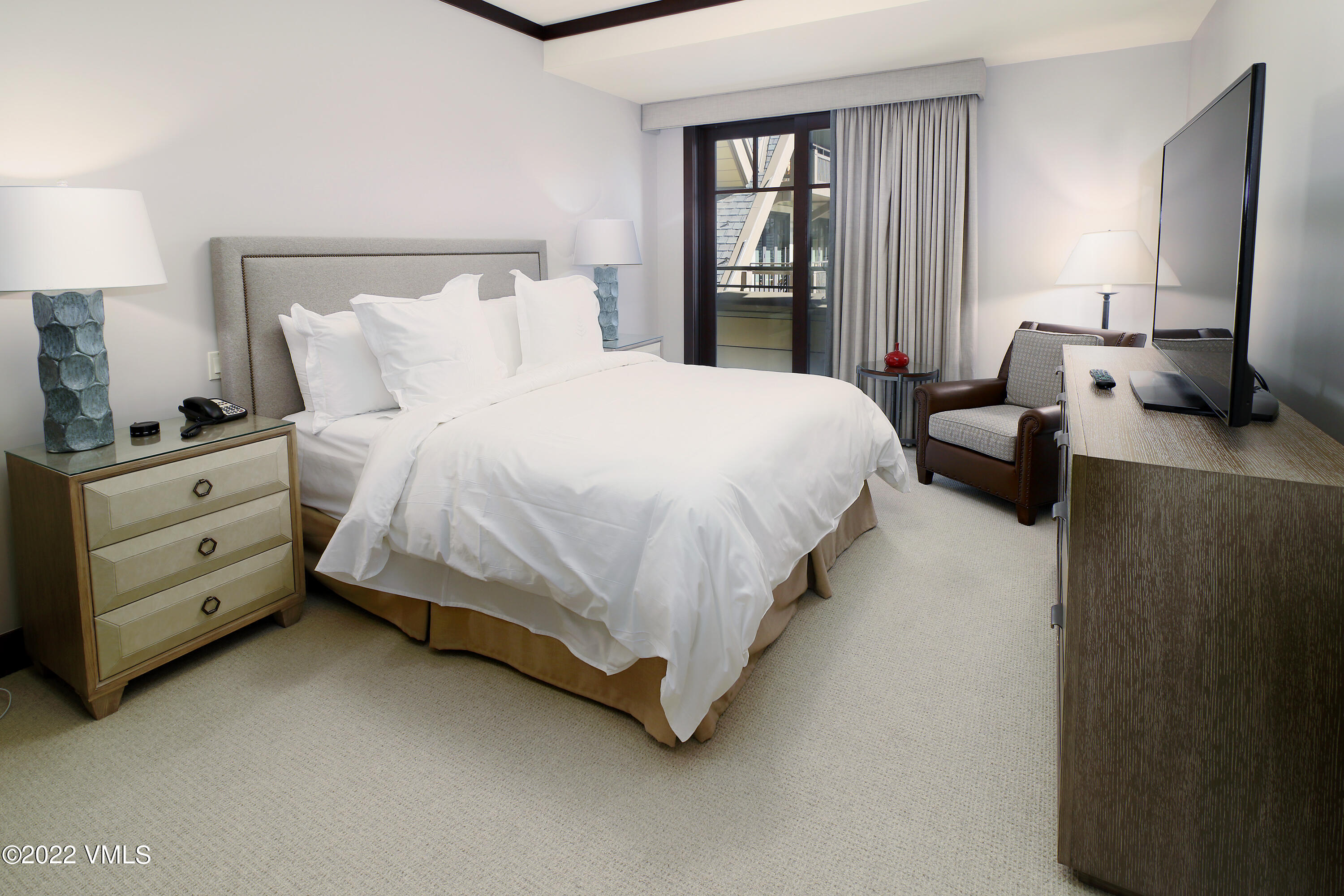 1 Vail Road, Unit 8101A Vail, CO 81657 - Photo 10 of 17 four_seasons_8101_bed_1