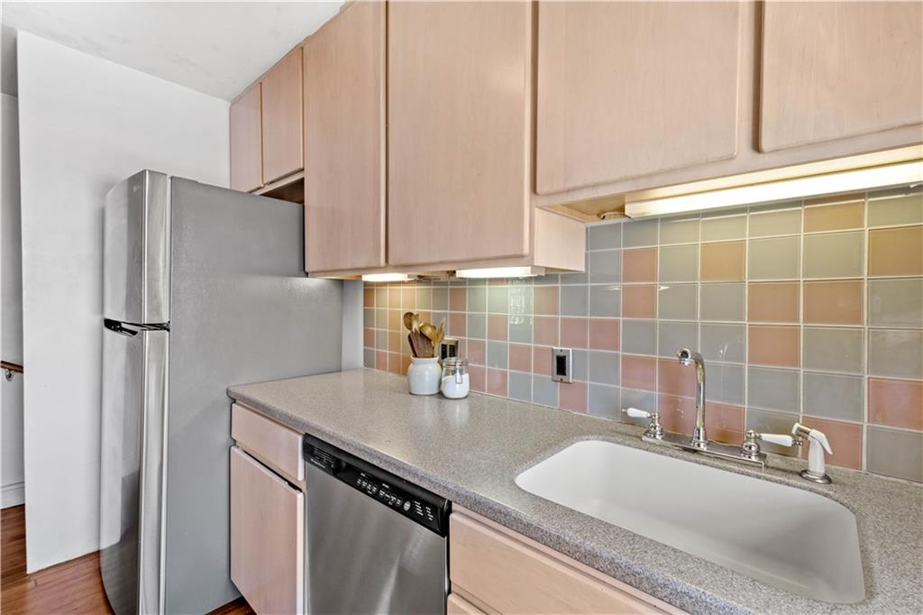 441 Sulgrave Road Pittsburgh, PA 15211 - Photo 12 of 25 Gallery Image 12