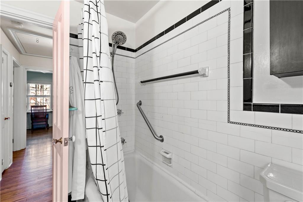 441 Sulgrave Road Pittsburgh, PA 15211 - Photo 17 of 25 Gallery Image 17