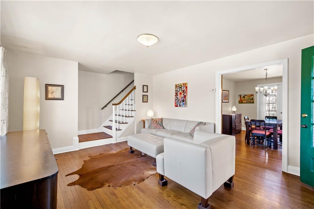 441 Sulgrave Road Pittsburgh, PA 15211 - Photo 5 of 25 Gallery Image 5