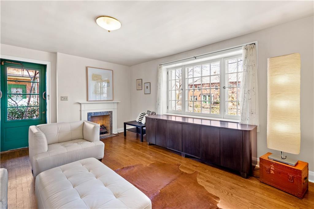 441 Sulgrave Road Pittsburgh, PA 15211 - Photo 6 of 25 Gallery Image 6