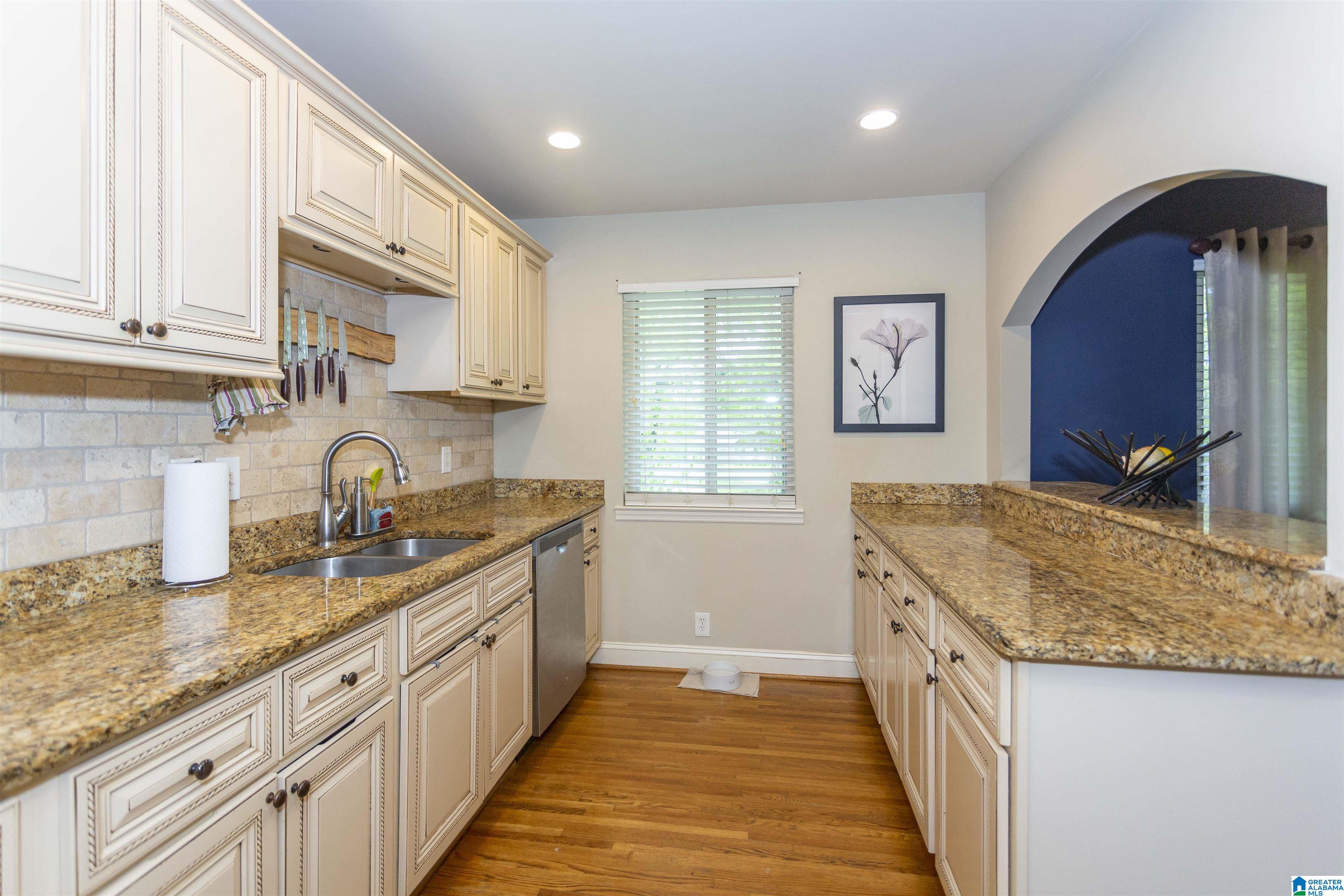 912 Ivawood Road Birmingham, AL 35210 - Photo 7 of 44