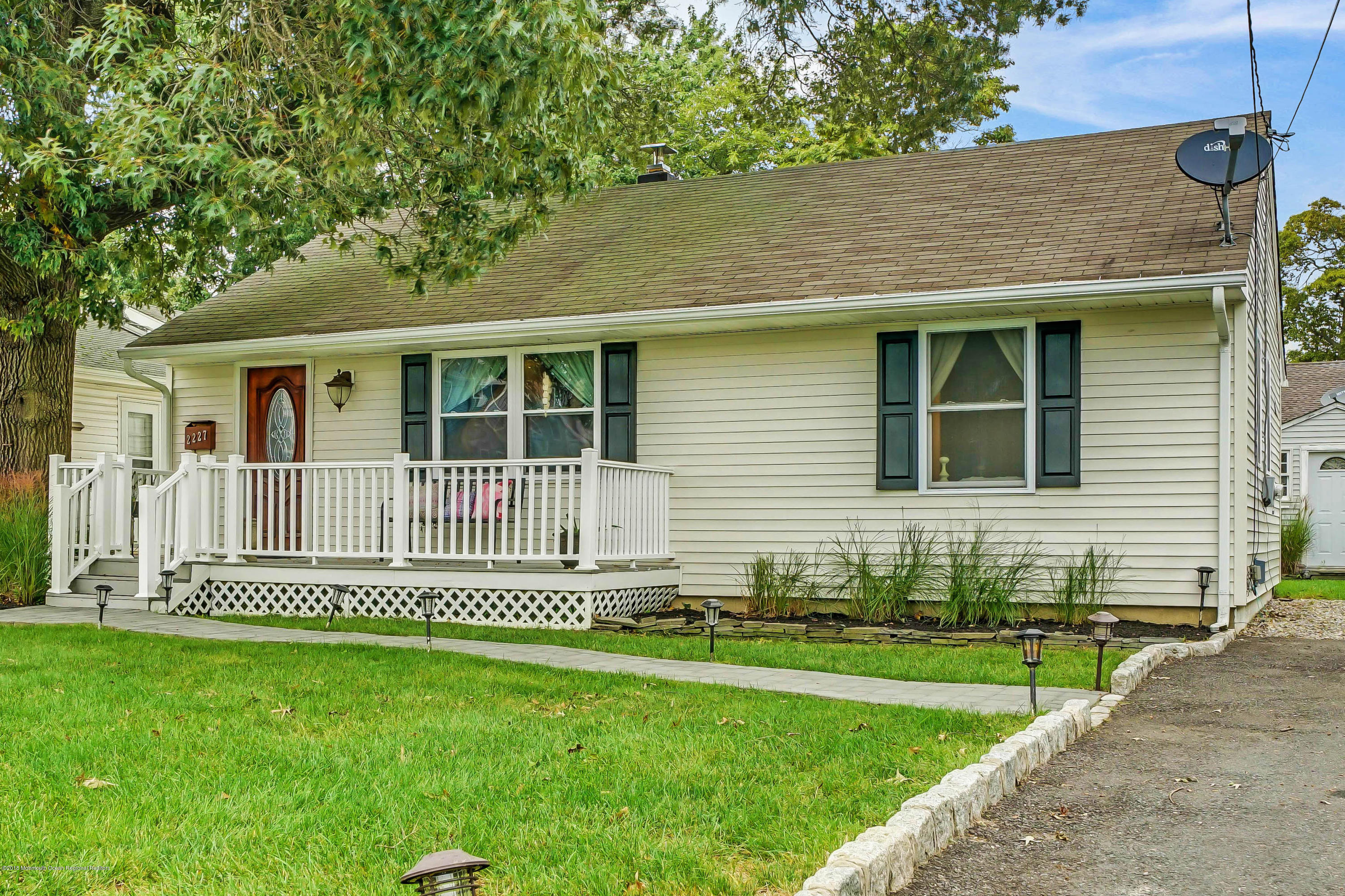 2227 Foster Road Point Pleasant, NJ 08742 - Photo 5 of 32 007_dsc05613-dsc05617b