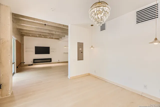 $2,250 | 1115 South Alamo Street, Unit 2402, San Antonio, TX 78210