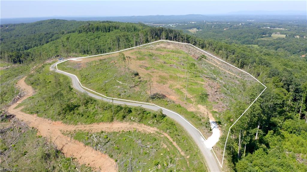 5 Howell Road Pilot Mountain, NC 27041 - Photo 10 of 24 Gallery Image 10