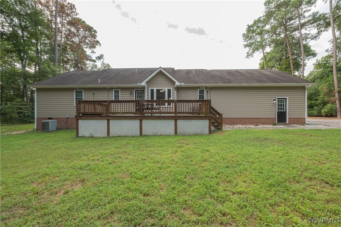 1315 Mill Road Aylett, VA 23086 - Photo 9 of 33 front view of a house with a yard