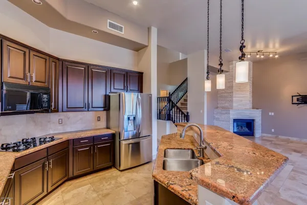 $3,950 | 4823 East Estevan Road, Phoenix, AZ 85054