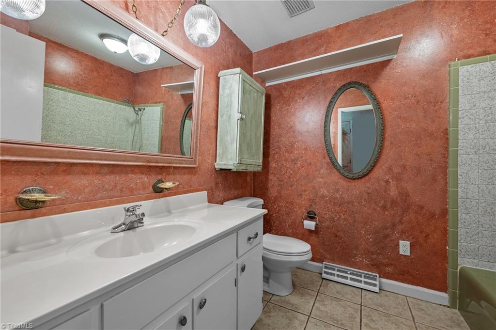280 Ranch Drive Reidsville, NC 27320 - Photo 12 of 50 Bathroom 2