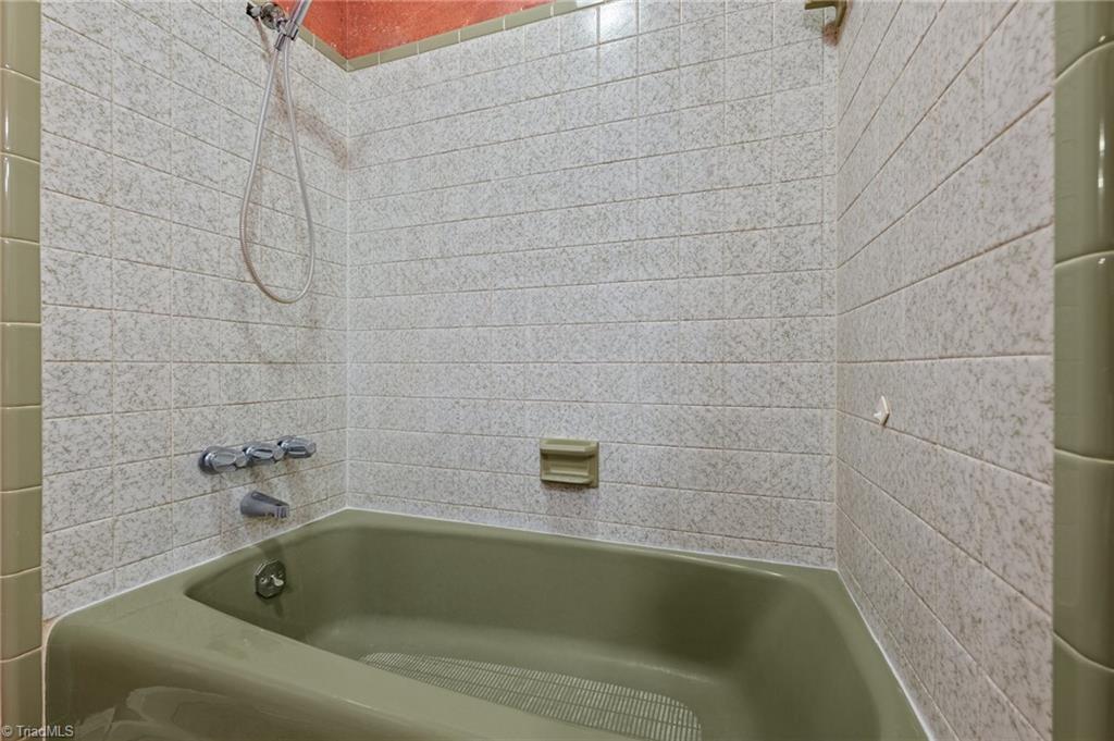 280 Ranch Drive Reidsville, NC 27320 - Photo 13 of 50 Bathroom 2