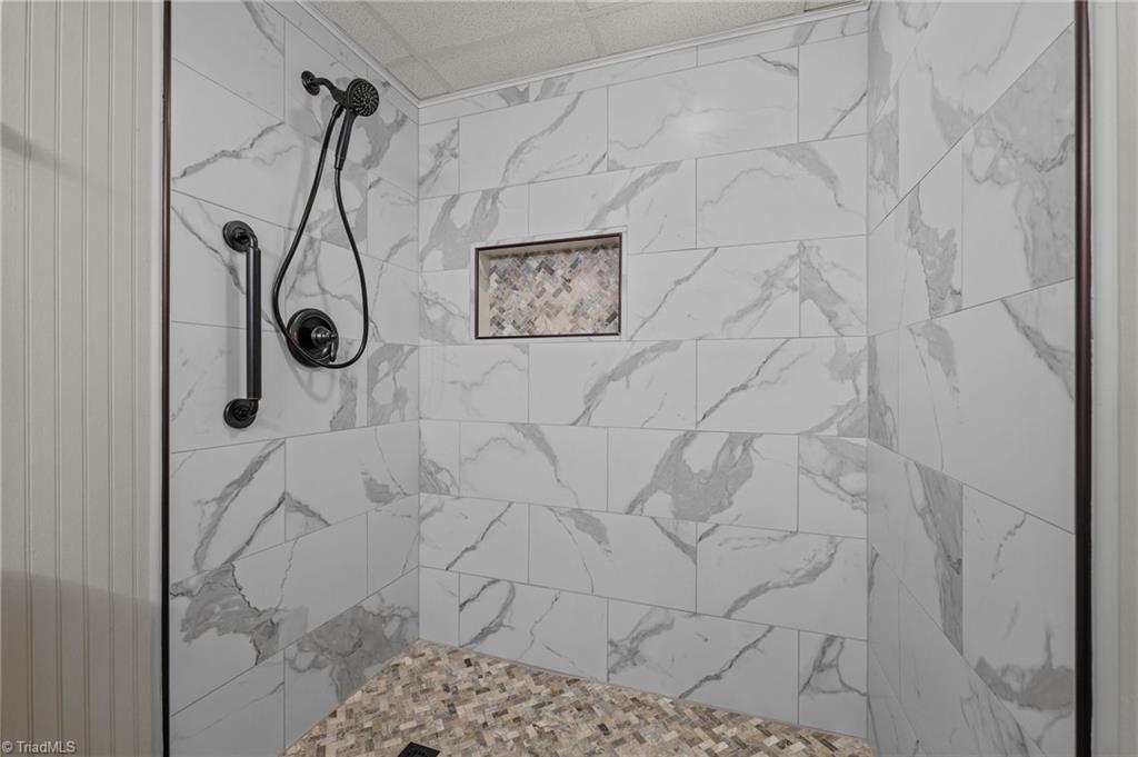 280 Ranch Drive Reidsville, NC 27320 - Photo 32 of 50 Basement - Bathroom
